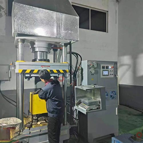 200噸四柱液壓機(jī)熱模壓剎車閘瓦