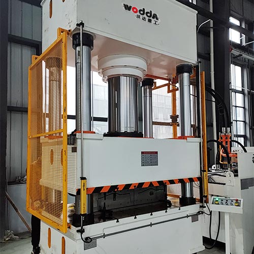 500噸模壓汽車風管保護套成型機