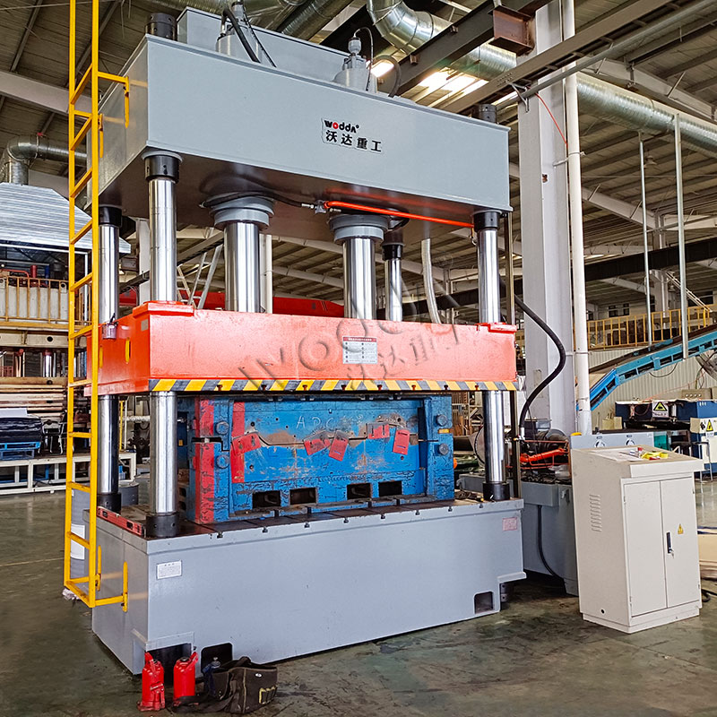 315噸汽車內飾成型液壓機 315噸汽車內飾成型液壓機