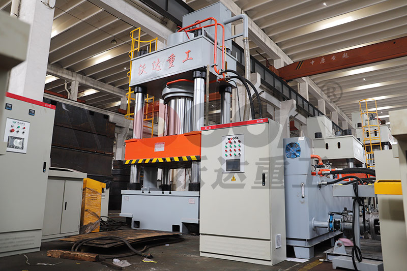 1000噸三梁四柱液壓機(jī)多少錢(qián) 1000噸三梁四柱液壓機(jī)多少錢(qián)