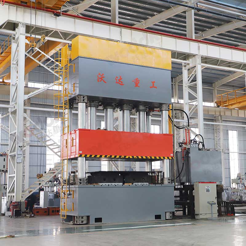 2500噸液壓機(jī) 2500噸液壓機(jī)