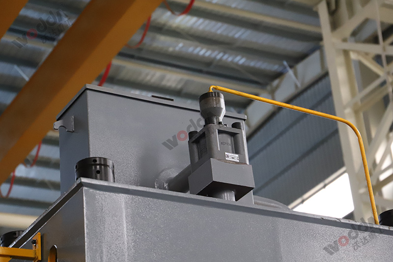 四柱液壓機如何選擇合適的液壓油？有哪些型號？