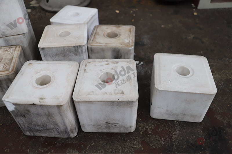 山東牛羊舔磚液壓機(jī)廠家哪家好? 山東牛羊舔磚液壓機(jī)廠家哪家好?