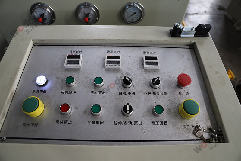 400噸不銹鋼水箱板液壓機 400噸不銹鋼水箱板液壓機