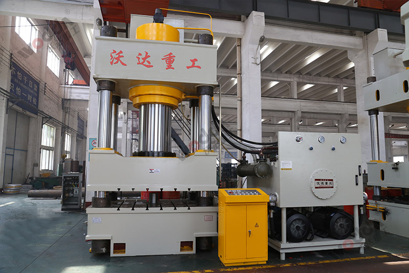 1000噸三梁四柱液壓機 1000噸三梁四柱液壓機