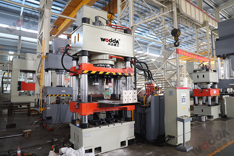 500噸鹽磚機(jī) 500噸鹽磚機(jī)