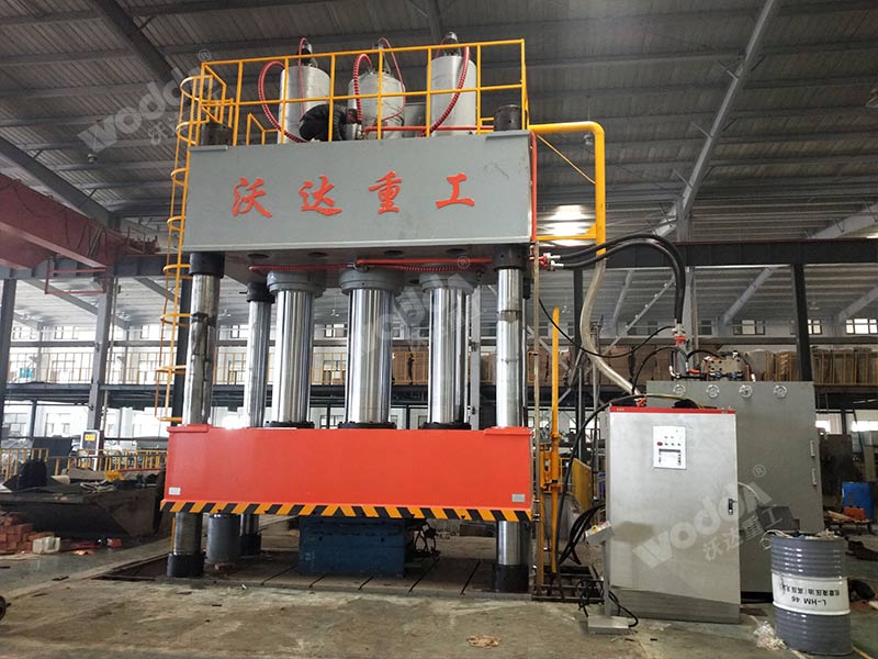 2000噸汽車導(dǎo)流罩成型液壓機哪家好? 2000噸汽車導(dǎo)流罩成型液壓機哪家好?