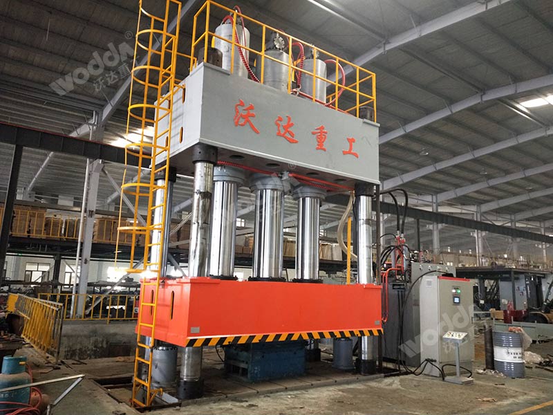 2000噸汽車導(dǎo)流罩成型液壓機哪家好? 2000噸汽車導(dǎo)流罩成型液壓機哪家好?