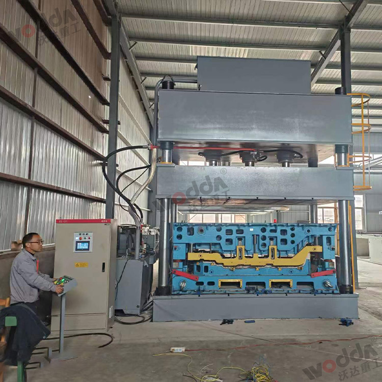 315噸汽車內飾件液壓機(圖1).jpg 315噸汽車內飾件液壓機(圖1).jpg