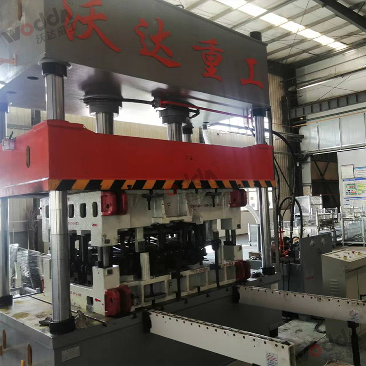 200噸汽車內飾件(門板)液壓機(圖2) 200噸汽車內飾件(門板)液壓機(圖2)