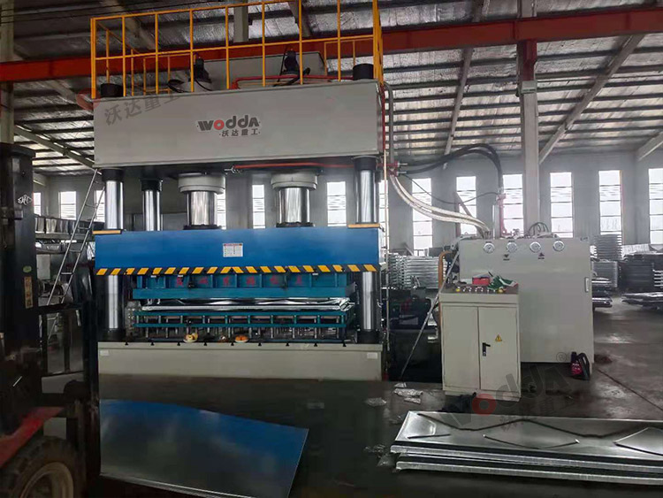 1000噸液壓機 1000噸液壓機