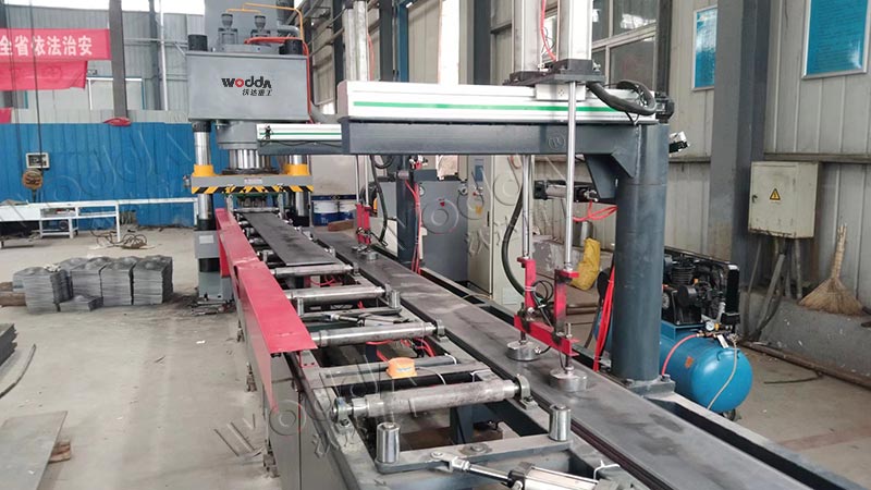 500噸礦用錨桿托盤生產線 500噸礦用錨桿托盤生產線