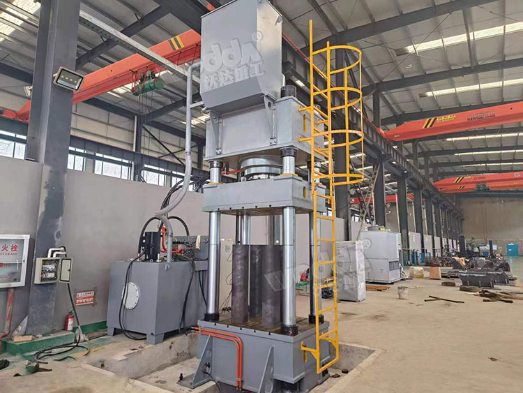 630噸SMC復合材料模壓機 630噸SMC復合材料模壓機