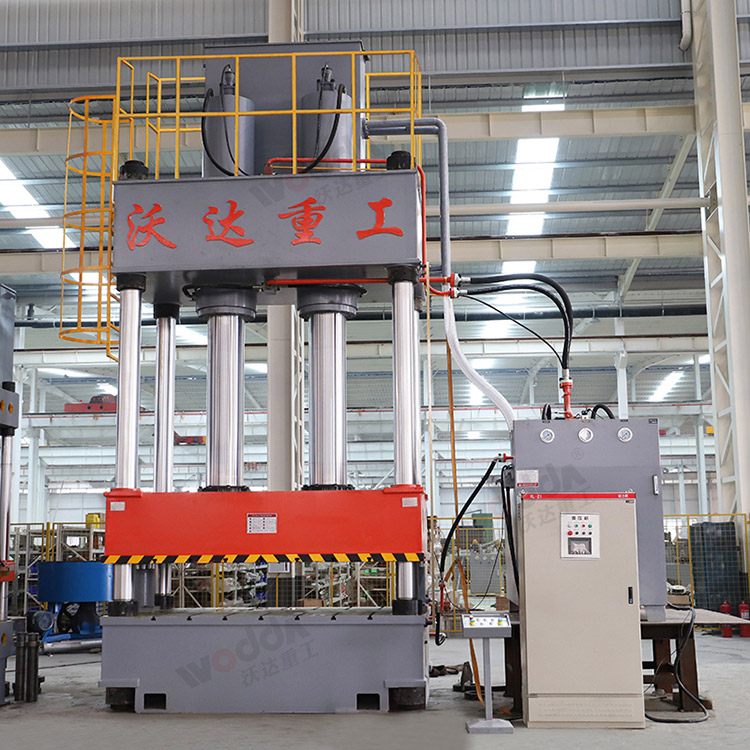 800噸U型復合樹脂排水溝成型液壓機車間實拍圖 800噸U型復合樹脂排水溝成型液壓機車間實拍圖