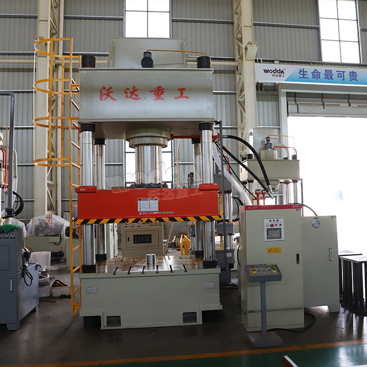 500噸三梁四柱液壓機(jī) 500噸三梁四柱液壓機(jī)