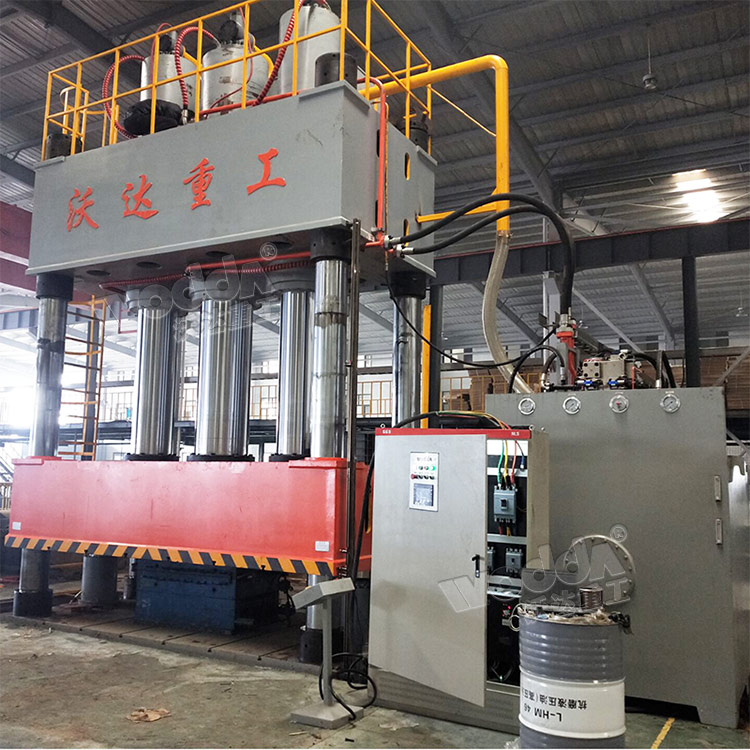 2000噸液壓機(jī) 2000噸液壓機(jī)