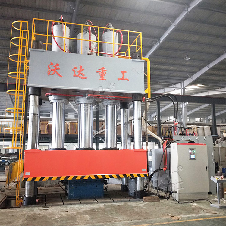 2000噸汽車零部件模壓成型液壓機(jī) 2000噸汽車零部件模壓成型液壓機(jī)