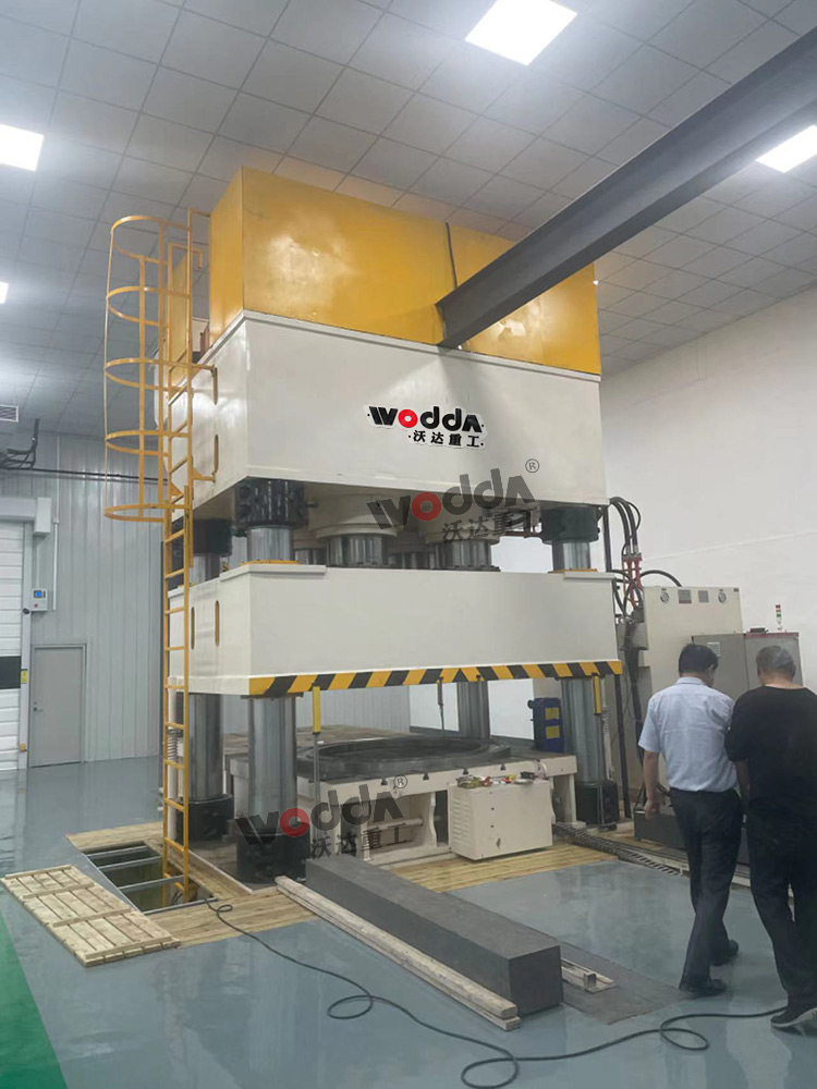 3000噸粉末成型壓力機客戶現場