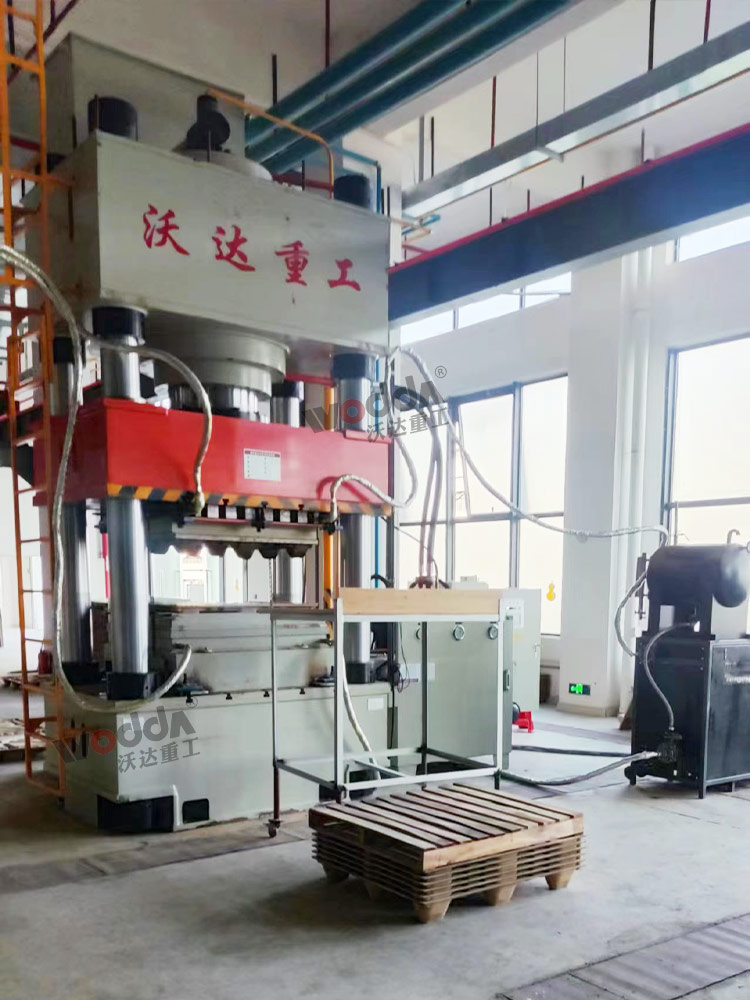 1000噸木屑托盤成型液壓機 1000噸木屑托盤成型液壓機