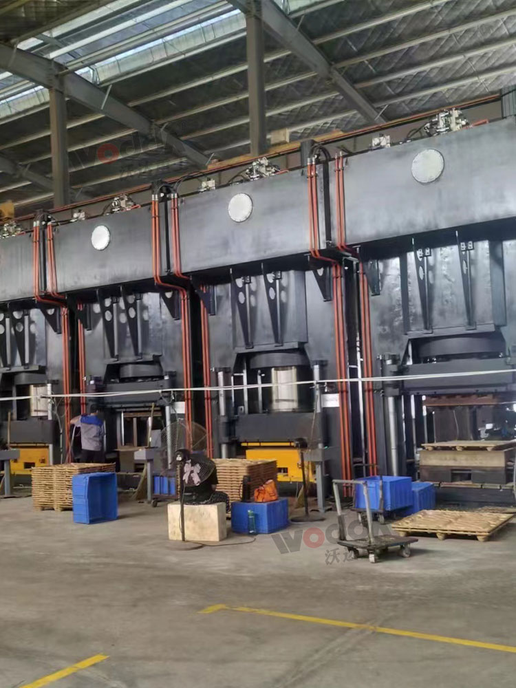 框架式木屑托盤成型液壓機客戶現場.jpg 框架式木屑托盤成型液壓機客戶現場.jpg