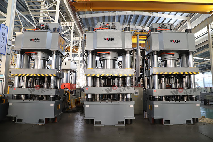 3臺800噸金屬粉末壓塊機 3臺800噸金屬粉末壓塊機