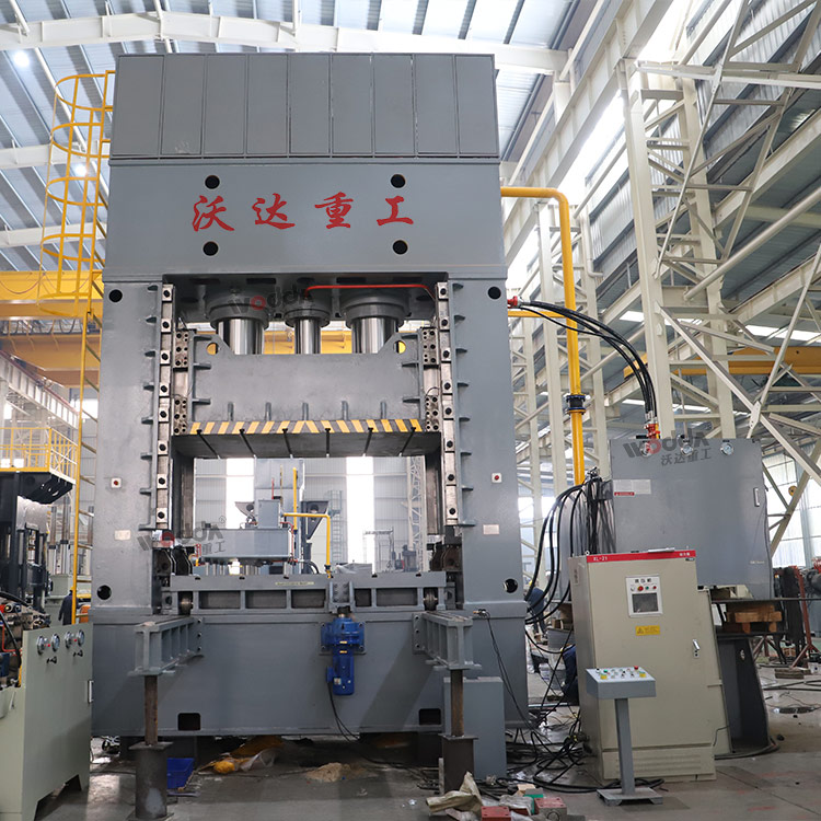 1250噸汽車配件成型液壓機車間實物圖 1250噸汽車配件成型液壓機車間實物圖