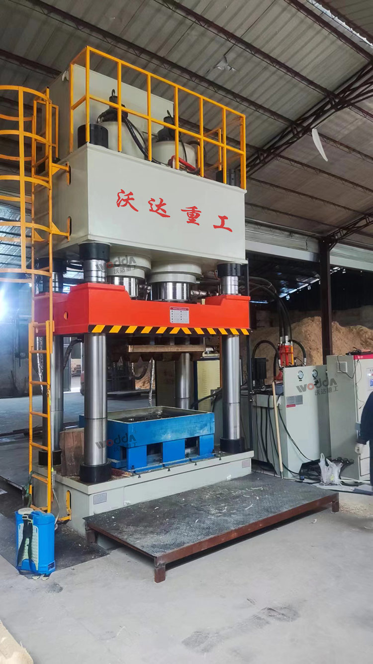 木屑托盤液壓機(jī) 木屑托盤液壓機(jī)