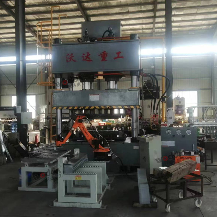 汽車配件成型液壓機客戶現場 汽車配件成型液壓機客戶現場