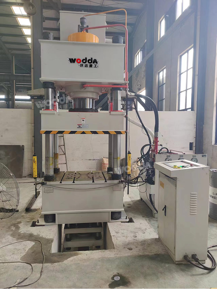 400噸三梁四柱液壓機