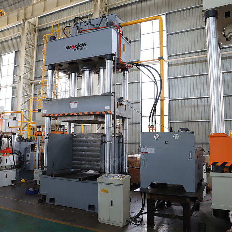 630噸礦石破碎液壓機 630噸礦石破碎液壓機