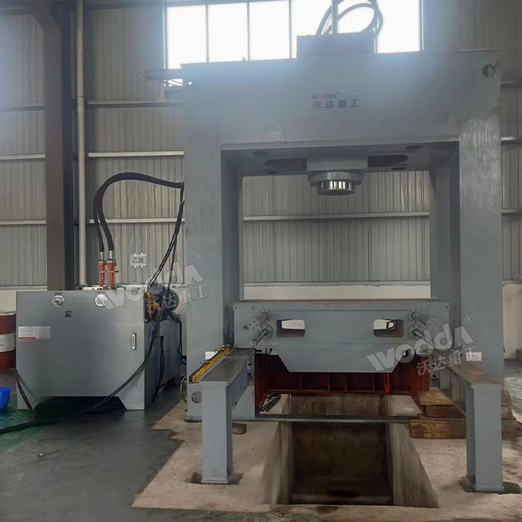 500噸龍門液壓機(jī)客戶現(xiàn)場(chǎng) 500噸龍門液壓機(jī)客戶現(xiàn)場(chǎng)