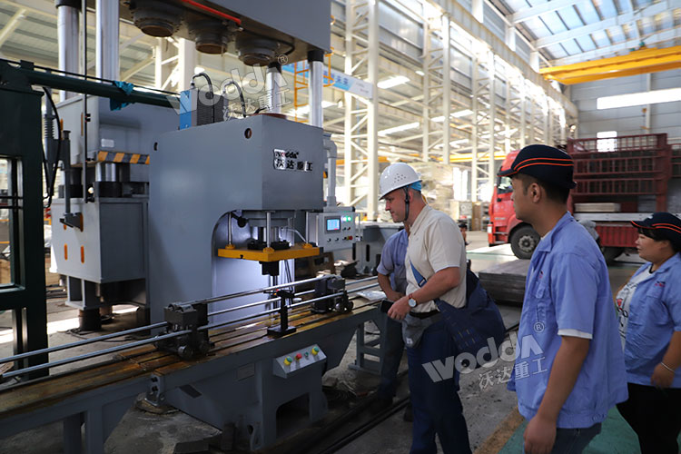 客戶車間現(xiàn)場(chǎng)驗(yàn)機(jī) 客戶車間現(xiàn)場(chǎng)驗(yàn)機(jī)