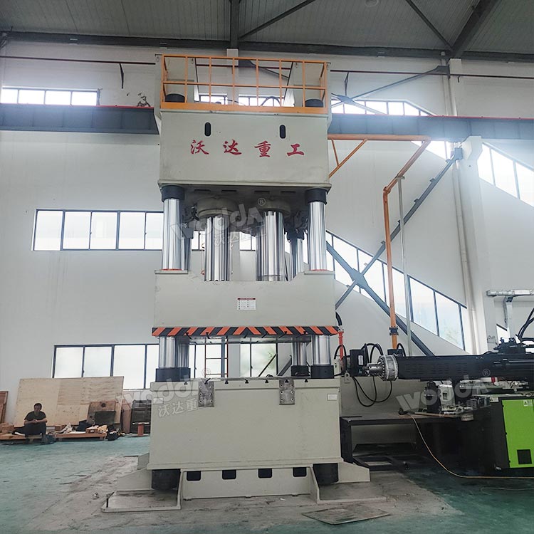 伺服2000噸四柱液壓機現場調試