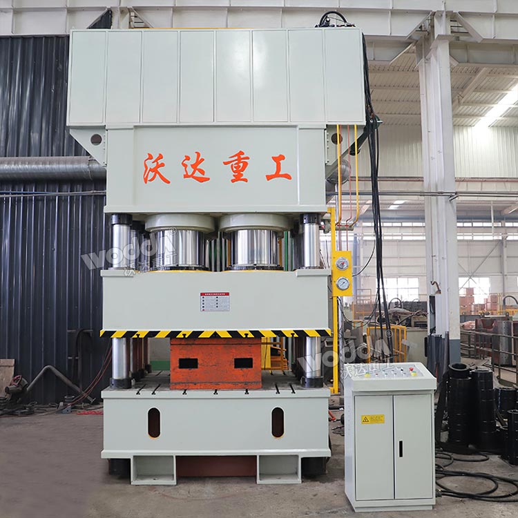 2000噸壓濾機濾板成型液壓機車間實物 2000噸壓濾機濾板成型液壓機車間實物