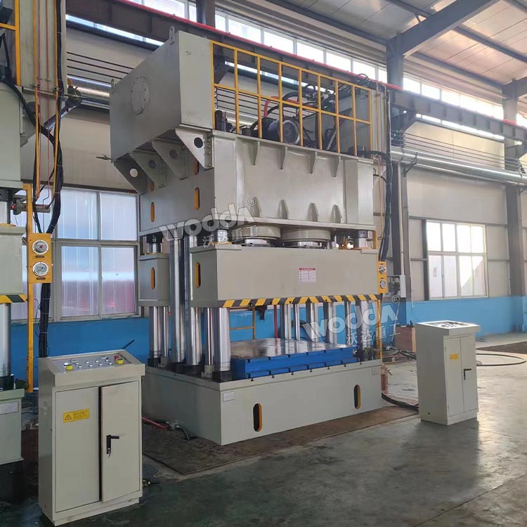 2000噸壓濾機濾板成型液壓機客戶現場 2000噸壓濾機濾板成型液壓機客戶現場