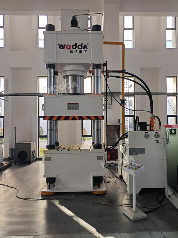 630噸四柱液壓機 630噸四柱液壓機