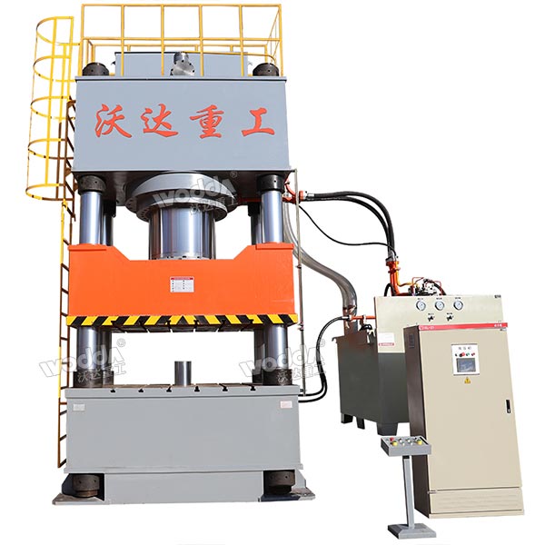 2000噸液壓機.jpg 2000噸液壓機.jpg