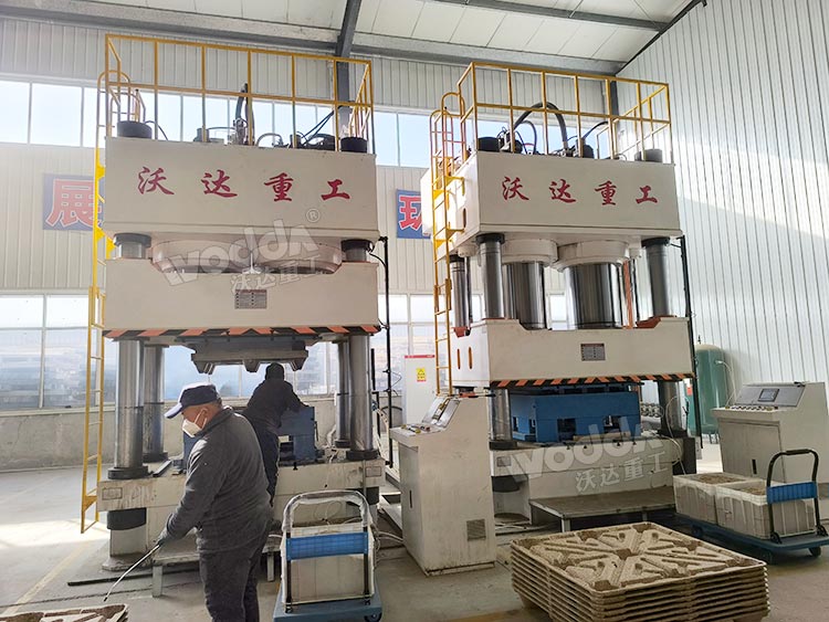 1600噸木屑托盤成型液壓機 1600噸木屑托盤成型液壓機