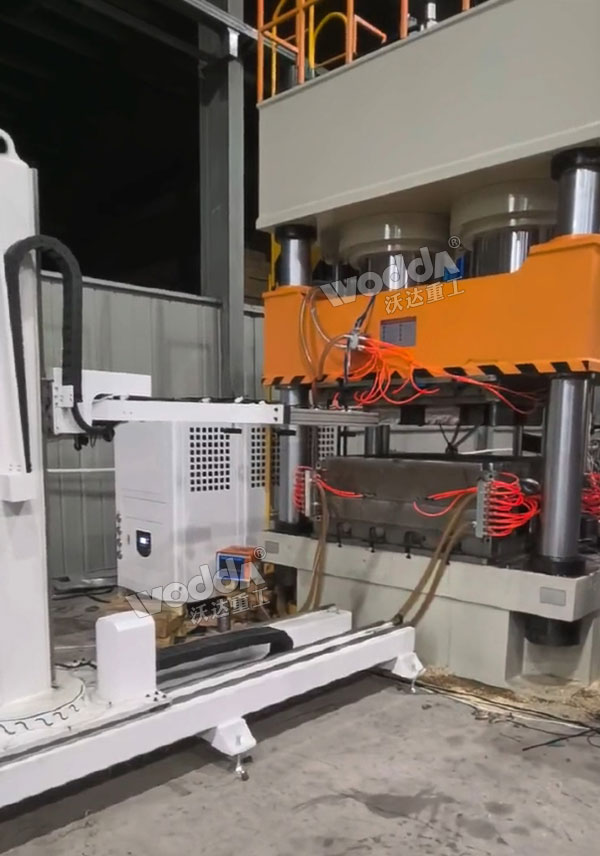 塑料托盤成型液壓機現場