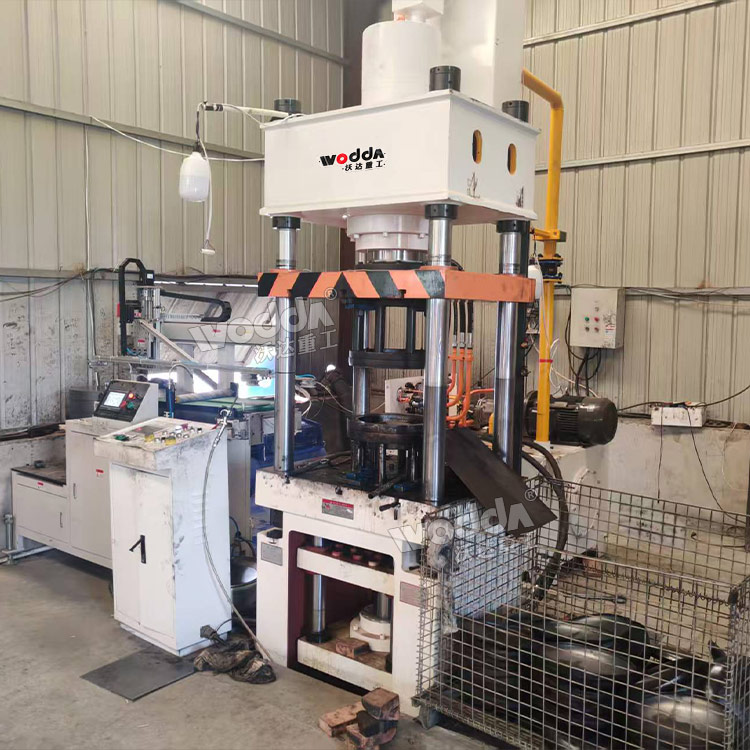 200噸封頭液壓機（生產線）