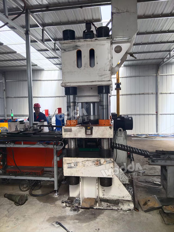 500噸四柱液壓機