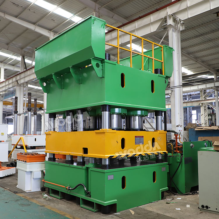 2400噸門面壓花機 2400噸門面壓花機