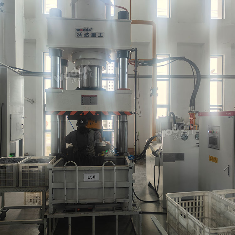 500噸鋁制密封圈成型液壓機.jpg 500噸鋁制密封圈成型液壓機.jpg