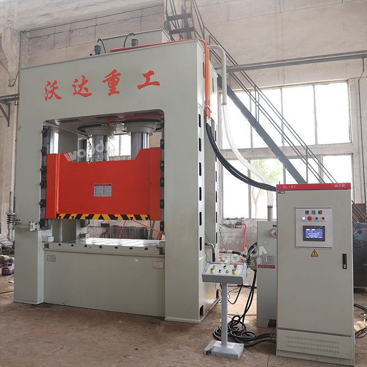 400噸框架式液壓機(jī) 400噸框架式液壓機(jī)