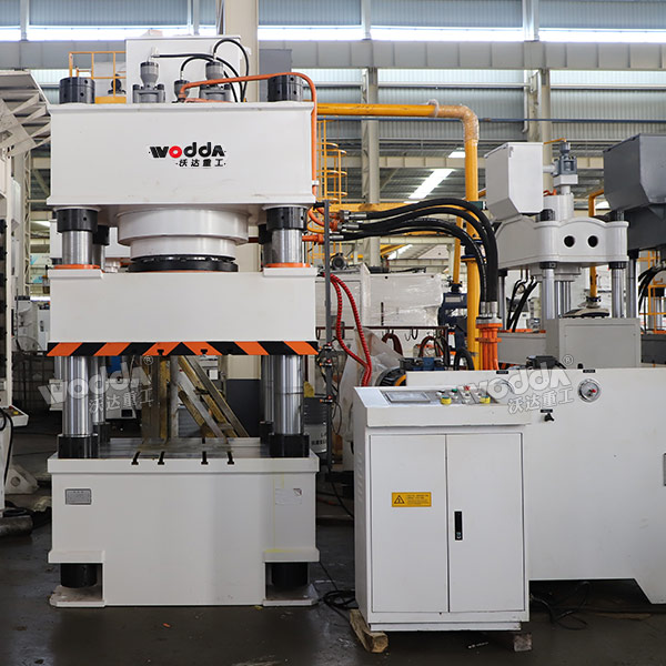 630噸四柱液壓機 630噸四柱液壓機