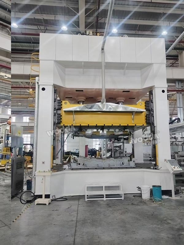 315噸框架式液壓機.jpg 315噸框架式液壓機.jpg