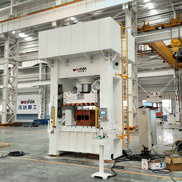 315噸汽車配件成型液壓機 315噸汽車配件成型液壓機