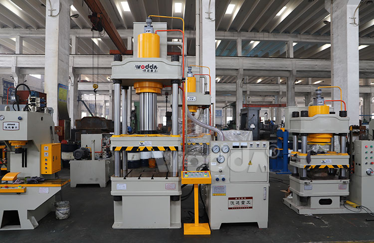 200噸四柱三梁液壓機 200噸四柱三梁液壓機