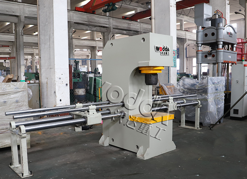 200噸單臂校直機 200噸單臂校直機